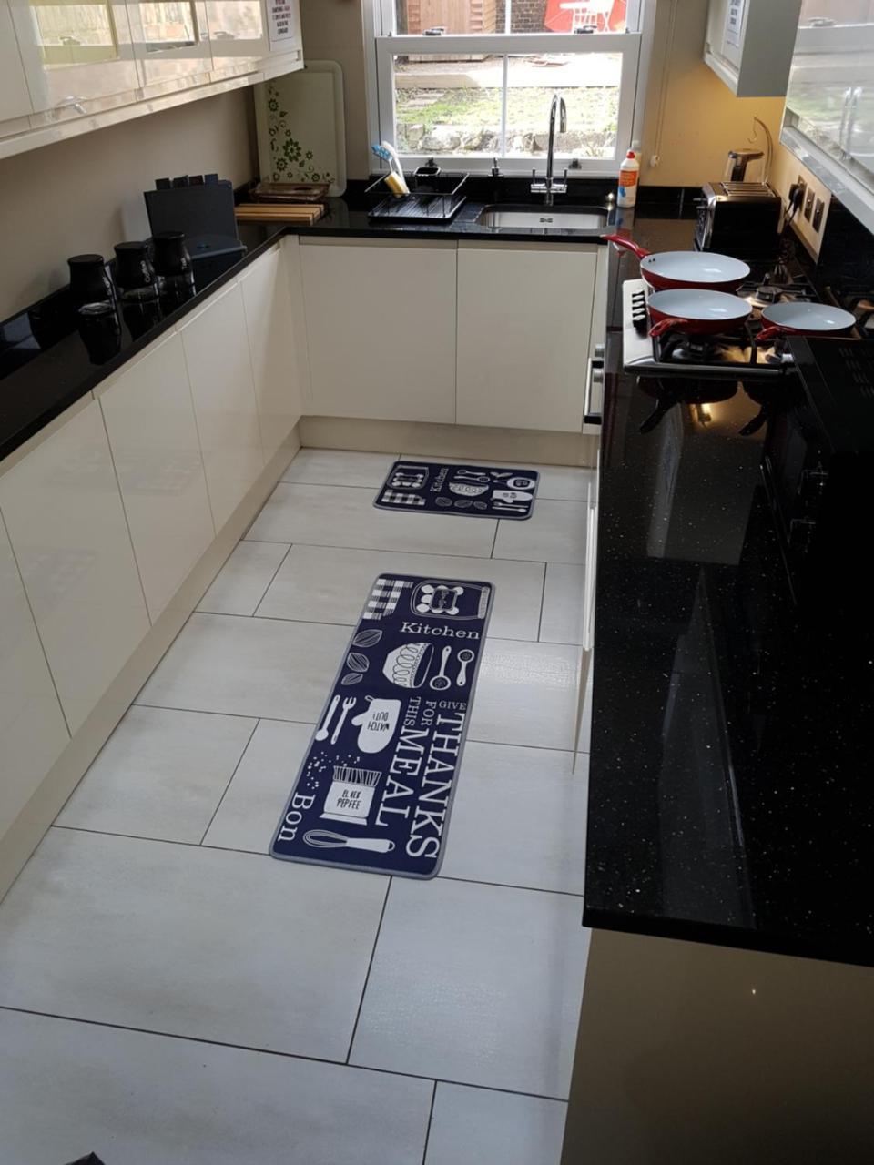 Slough Centre Townhouse With Driveway Parking For Up To Two Carsアパートメント エクステリア 写真